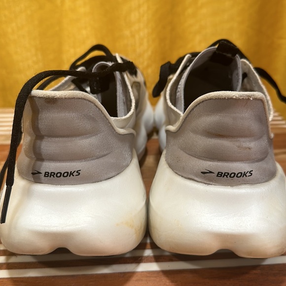 Brooks Aurora BL Men’s US 8 , lightly used for sale. - Picture 8 of 9